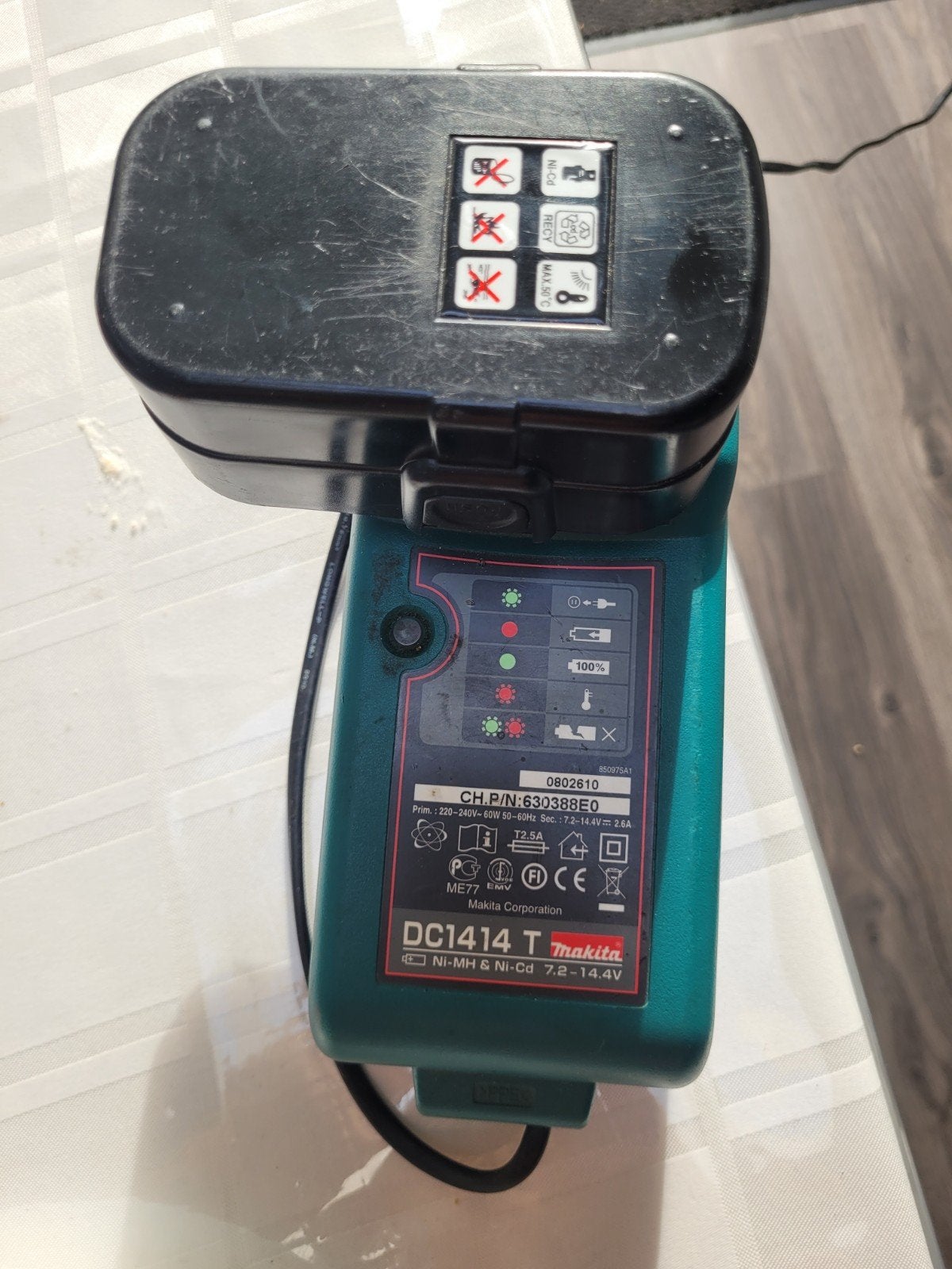 Makita accuoplader, Ophalen, Zo goed als nieuw
