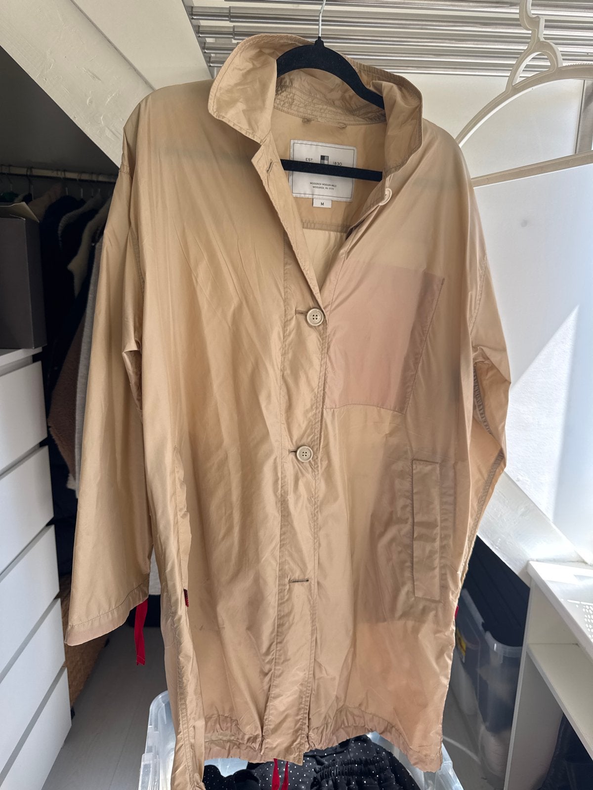 Woolrich lichtgewicht jas - Maat M, Ophalen of Verzenden, Zo goed als nieuw, Maat 42/44 (L), Beige