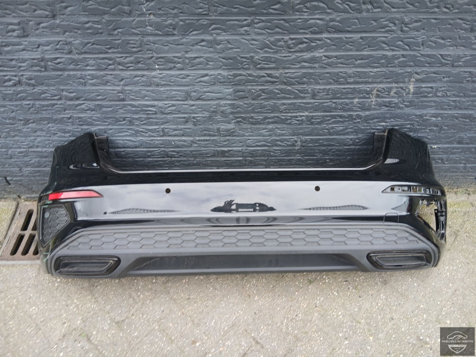 Audi A3 8Y S-line Sportback 21-24 Achterbumper Bumper 4xPDC, Gebruikt, AUDI AG, Auto-Union-Strasse 1
85045  Ingolstadt, DE, Kundenbetreuung@audi.de