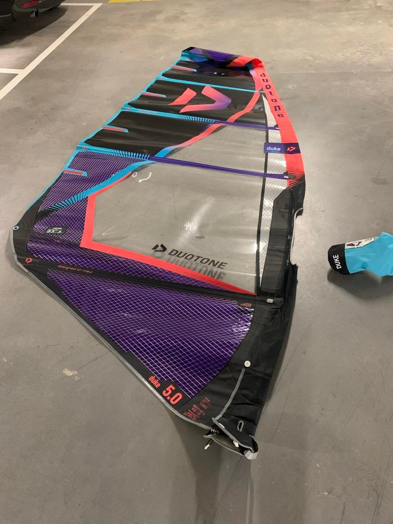 3 Duotone surfzeilen (4.5, 5.0, 5.6HD) en Unifiber RDM 370, Ophalen, Zo goed als nieuw, Complete set, 5 tot 7 m²