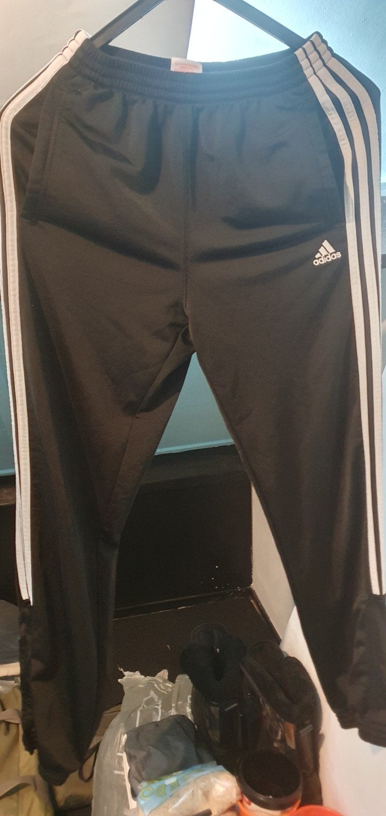 Adidas trainingspak. Maat 152. Zwart met witte strepen., Maat XS of kleiner, Ophalen of Verzenden, Zo goed als nieuw, Trainingspak