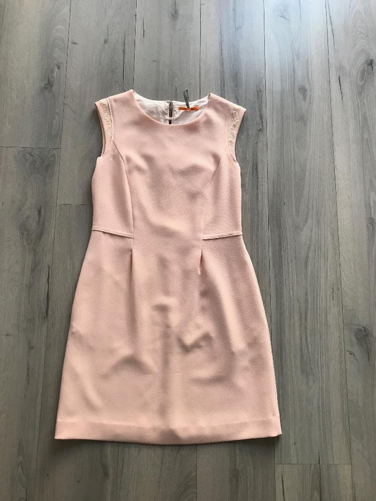 Hugo Boss jurk z.g.a.n. maat 36, Ophalen of Verzenden, Zo goed als nieuw, Roze, Maat 36 (S)