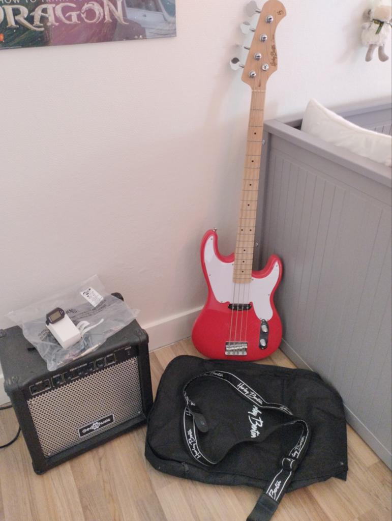 Basgitaar complete set met versterker, Muziek en Instrumenten, Snaarinstrumenten | Gitaren | Bas, Ophalen