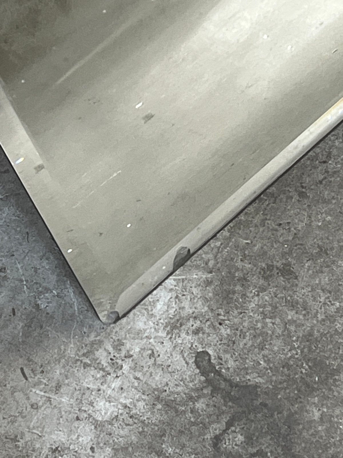 Mooie spiegel met lichte schade aan de onderkant, Ophalen, Gebruikt, 100 tot 150 cm, Overige vormen