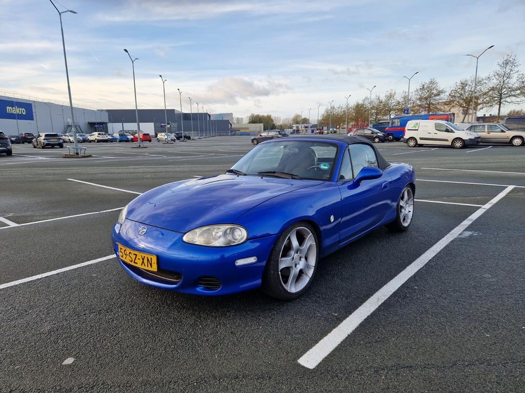 Mazda MX-5 - NBFL 2002 - 1.8L - Laser Blue - APK APRIL 27, Auto's, Zwart, Cabriolet, 49 €/maand, Handgeschakeld