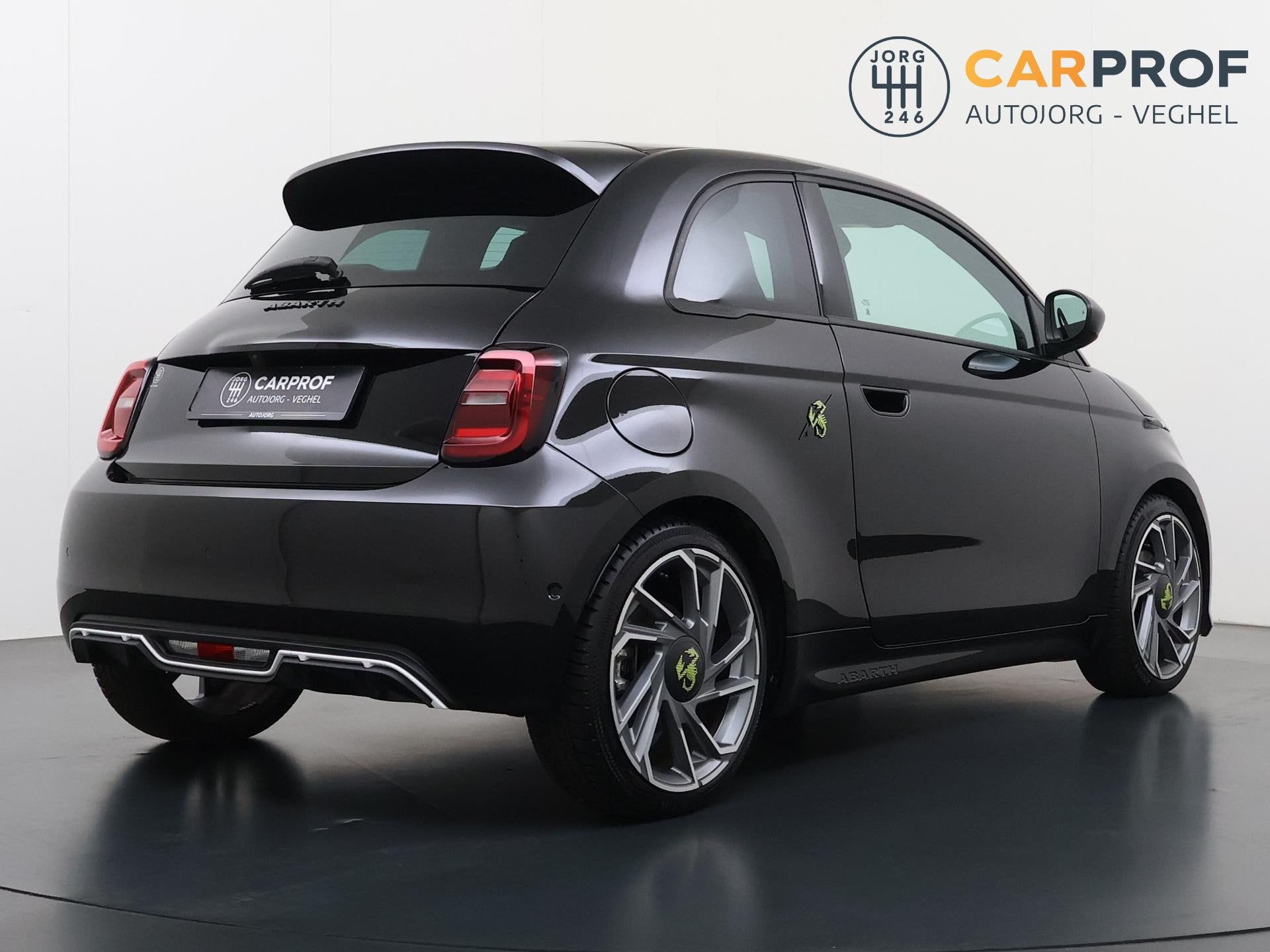 Abarth 500E Turismo 42 kWh Navigatie | Camera | SOH 95% | LM, Auto's, Abarth, Gebruikt, Zwart, 4 stoelen, Zwart
