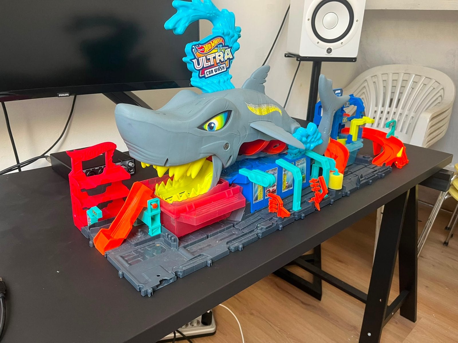 Hot Wheels Ultra Car Wash Racebaan met Haai, Kinderen en Baby's, Speelgoed | Racebanen, Ophalen, Racebaan, Zo goed als nieuw, Hot Wheels