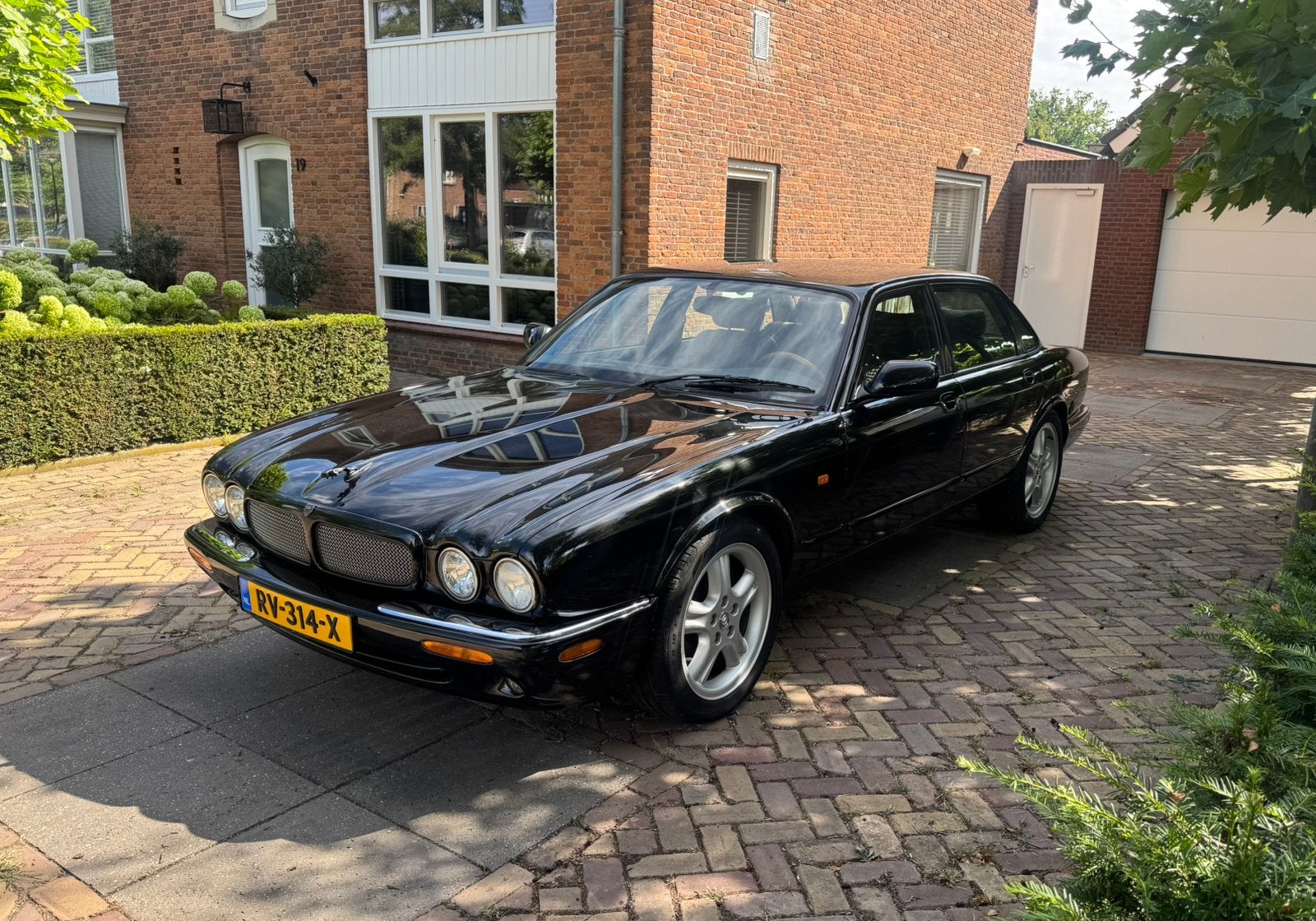 Jaguar XJ 4.0 Supercharger V8 AUT 1999 Zwart, Automaat, Achterwielaandrijving, Zwart, Particulier