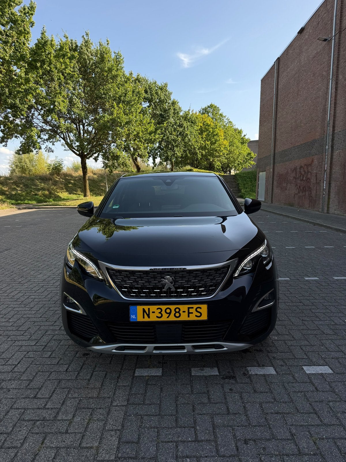 Peugeot 3008 1.6 E-thp 121KW/165PK Eat6 2017 Zwart, 4 cilinders, Zwart, 1275 kg, 17 km/l