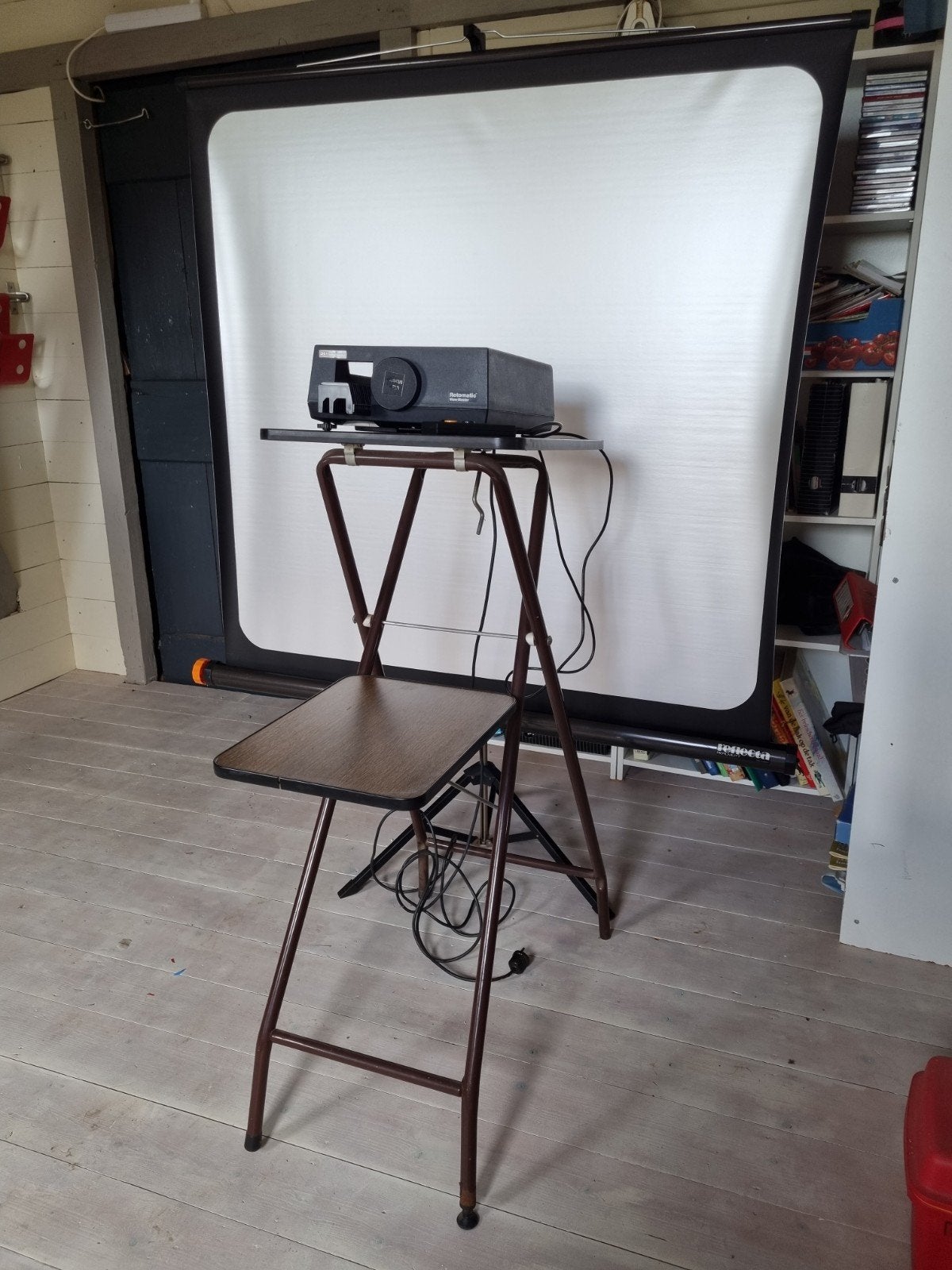 Diaprojector Rotomatic View-Master met scherm en tafel, Ophalen, Gebruikt, Met scherm