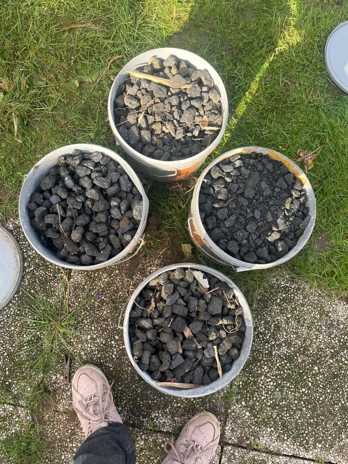 4 emmers steenkool/antraciet, Ophalen