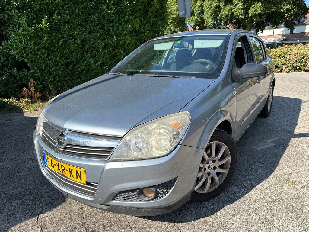 Opel Astra MET AIRCO & JAAR APK!, Voorwielaandrijving, 15 km/l, Gebruikt, 4 cilinders