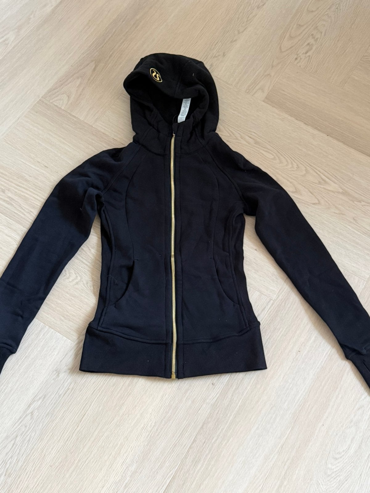 Lululemon Scuba full zip maat 4 nieuw, Kleding | Dames, Ophalen of Verzenden, Nieuw, Maat 36 (S), Zwart