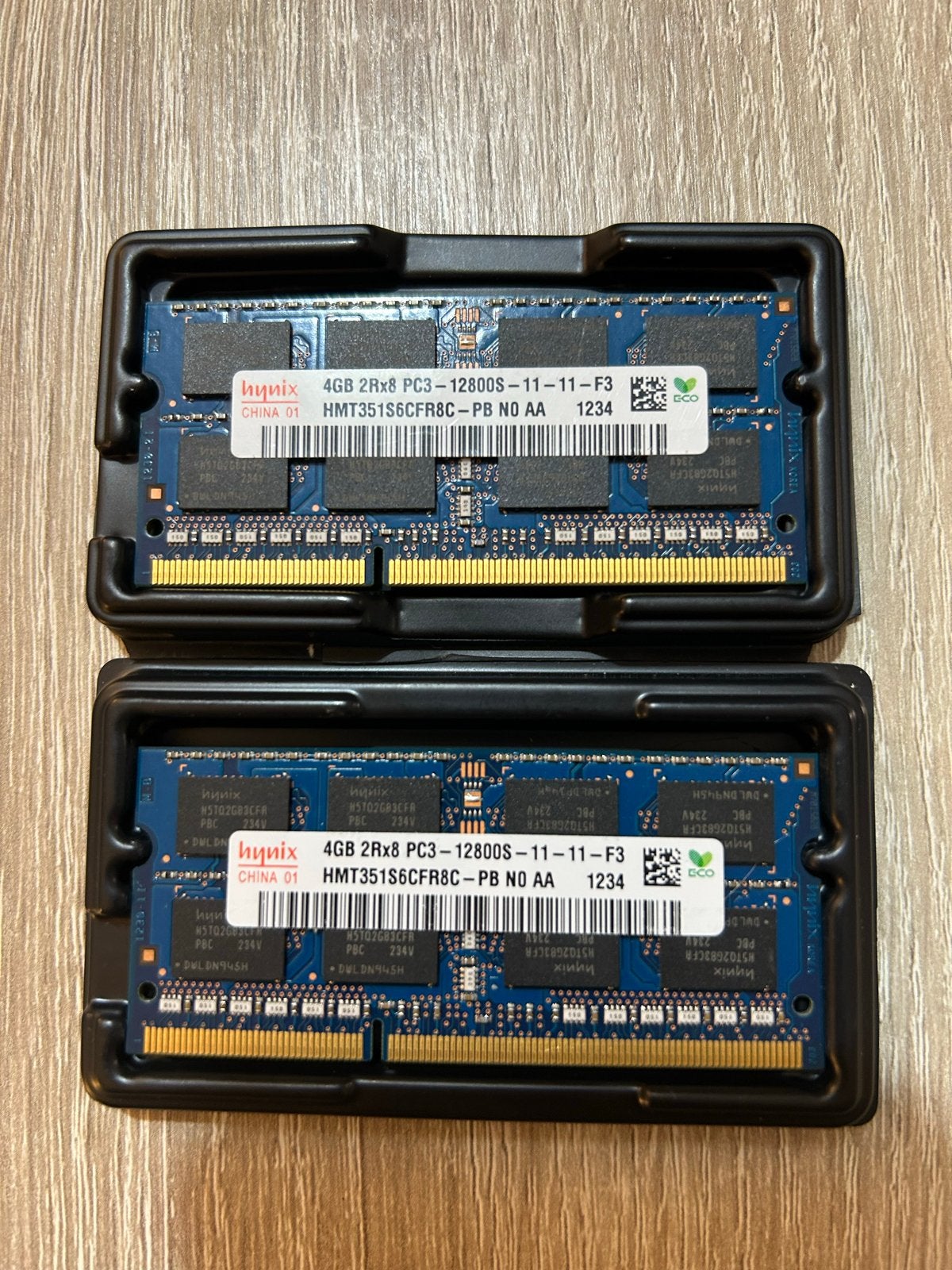 Hynix 4GB DDR3 RAM PC3-12800S Laptop Geheugen (2 stuks), DDR3, Ophalen of Verzenden, Zo goed als nieuw, Laptop
