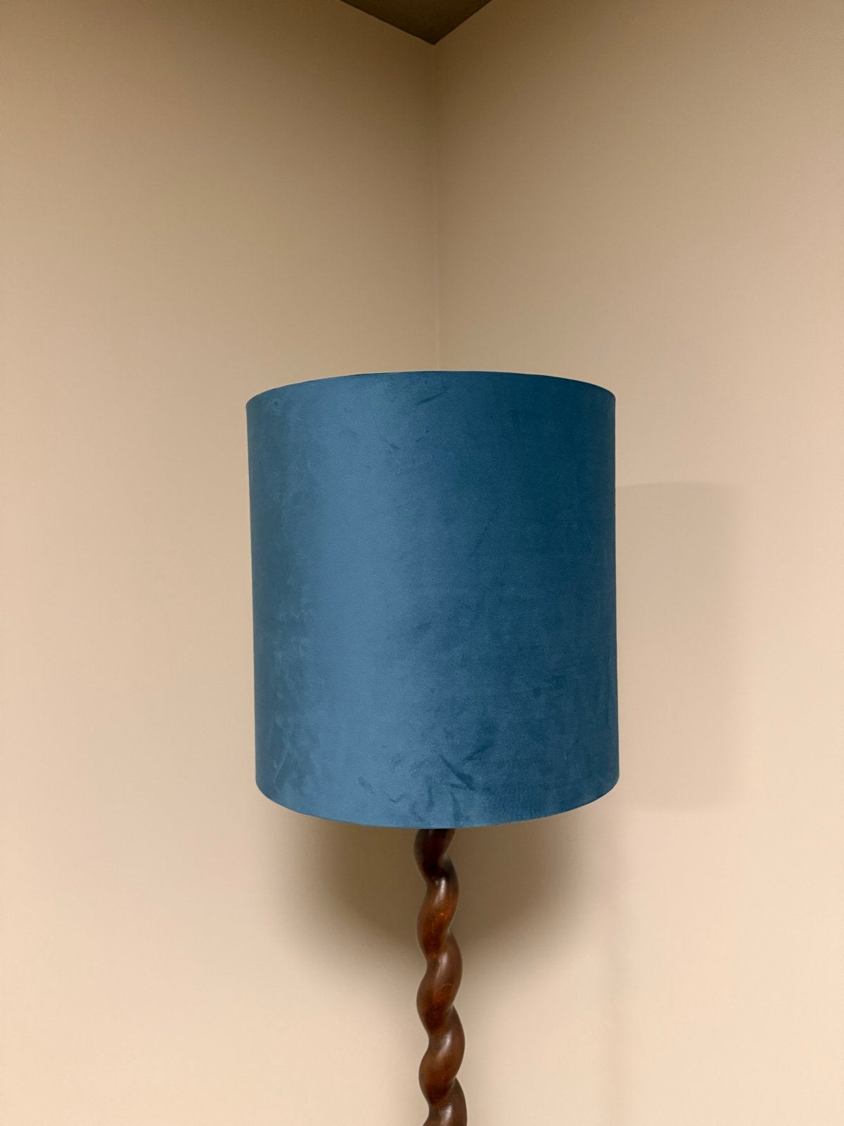 Nieuwe fluwelen lampenkap blauw met gouden binnenkant, Ophalen of Verzenden, Nieuw, Blauw, Textiel