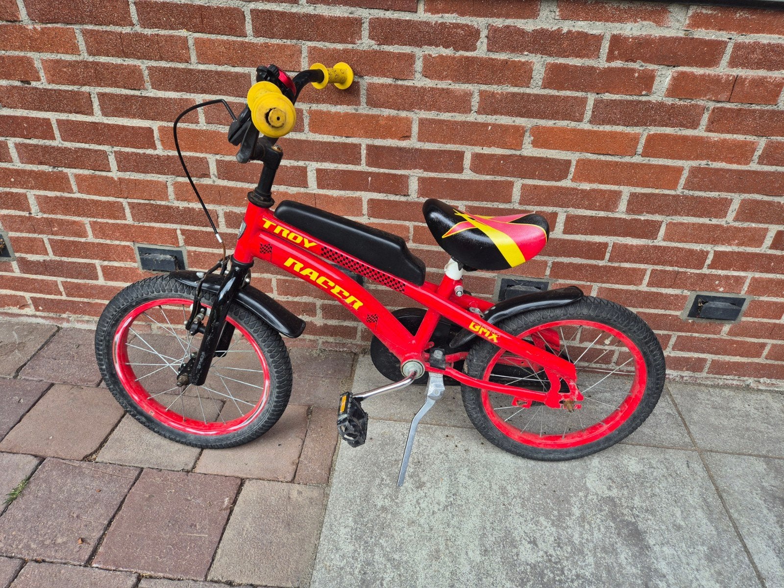 Troy Racer kinderfiets 16 inch - Rood/Zwart, Fietsen en Brommers, Ophalen, Terugtraprem, Zijwieltjes, Troy Racer