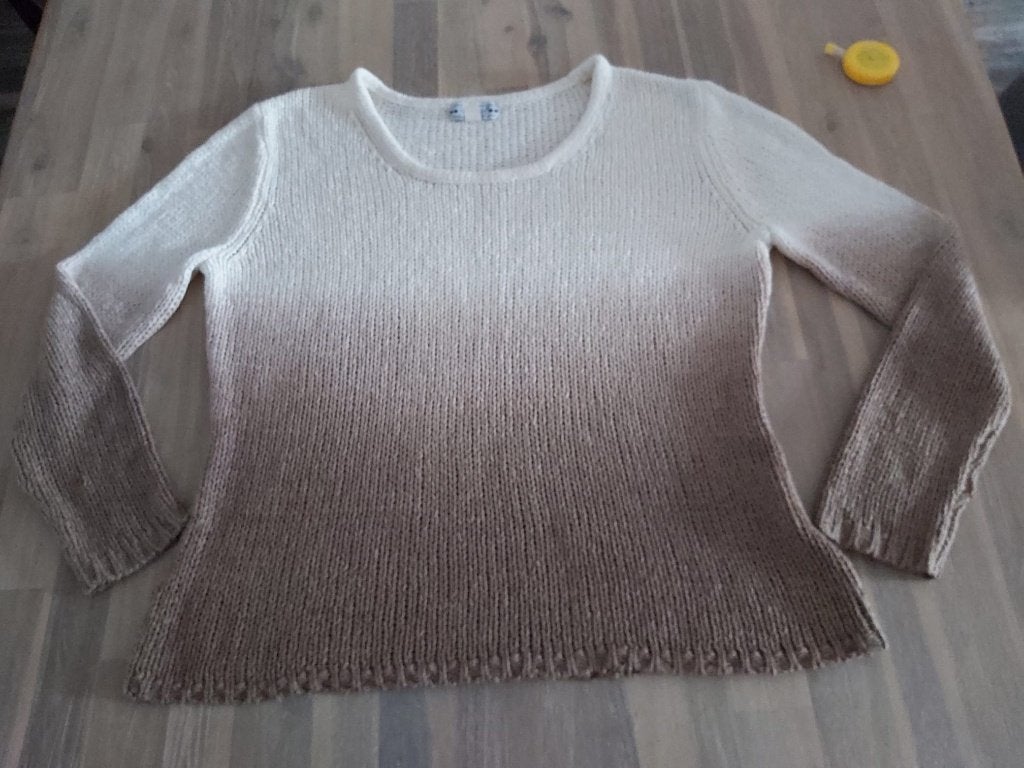 Gebreide trui super zacht maat rekbaar 42 44 46 HELLINE, Verzenden, Zo goed als nieuw, Maat 42/44 (L), Beige