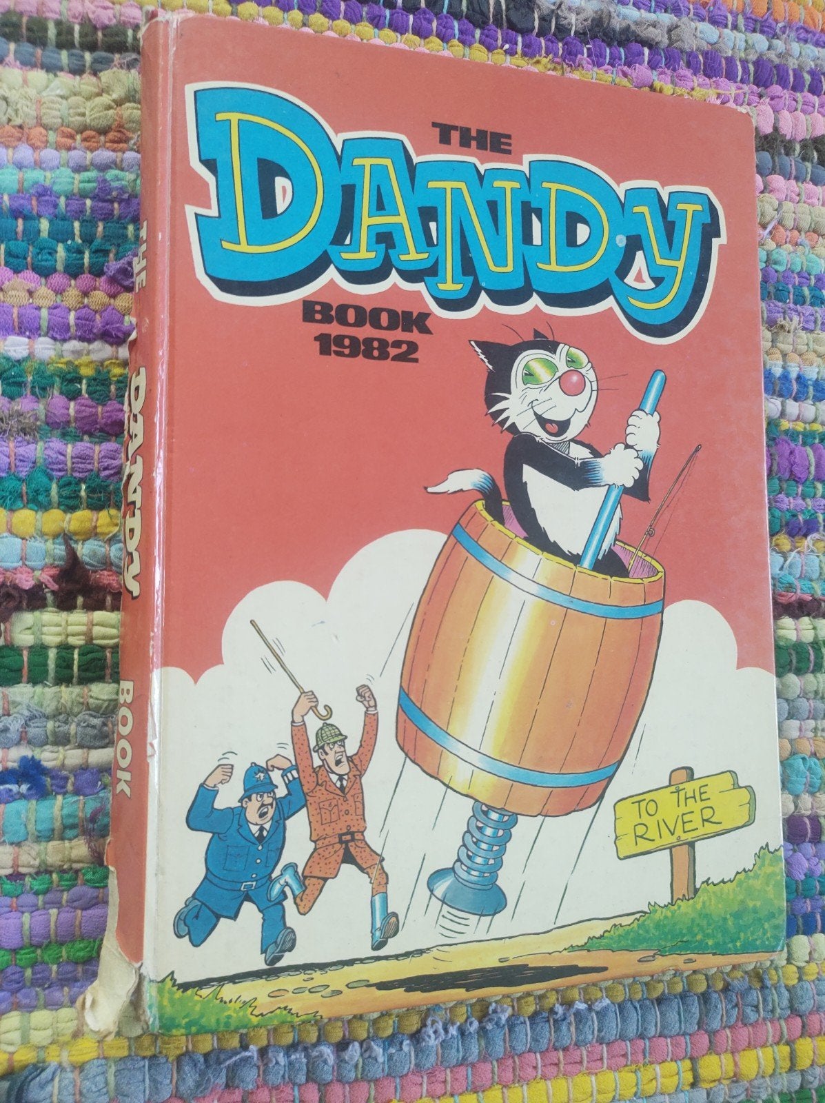 The Dandy Book 1982 - Vintage Stripboek, Boeken, Stripboeken, Eén stripboek, Ophalen of Verzenden, Gelezen, Diverse auteurs