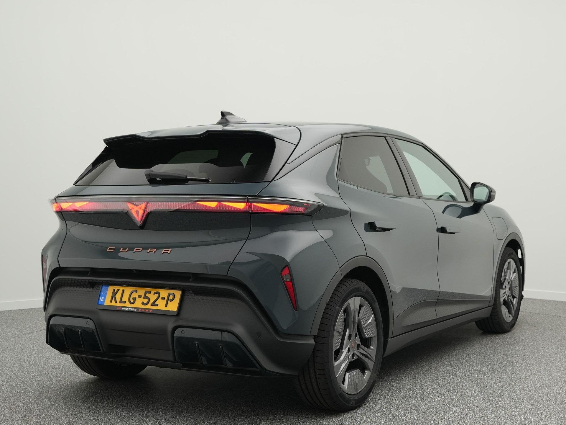 CUPRA Raval Business First Edition 56 kWh | Achteruitrijcame, Auto's, Cupra, 444 km, Gebruikt, Overige modellen, Alcantara