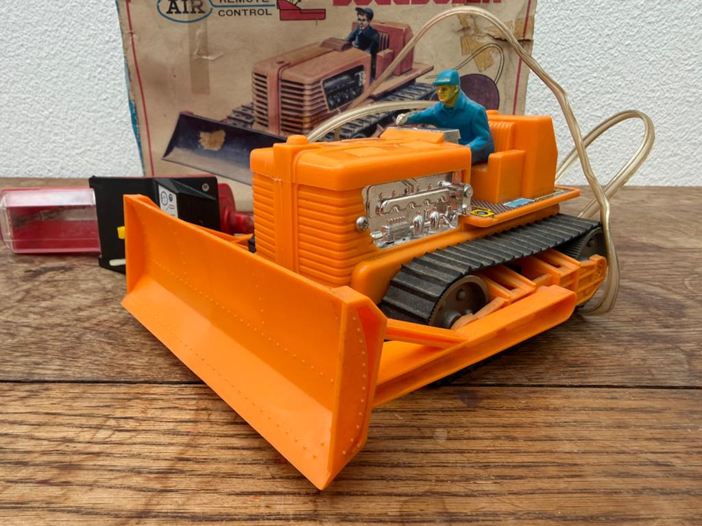 Battery Operated Bulldozer Made in Japan, Antiek en Kunst, Antiek | Speelgoed, Ophalen of Verzenden
