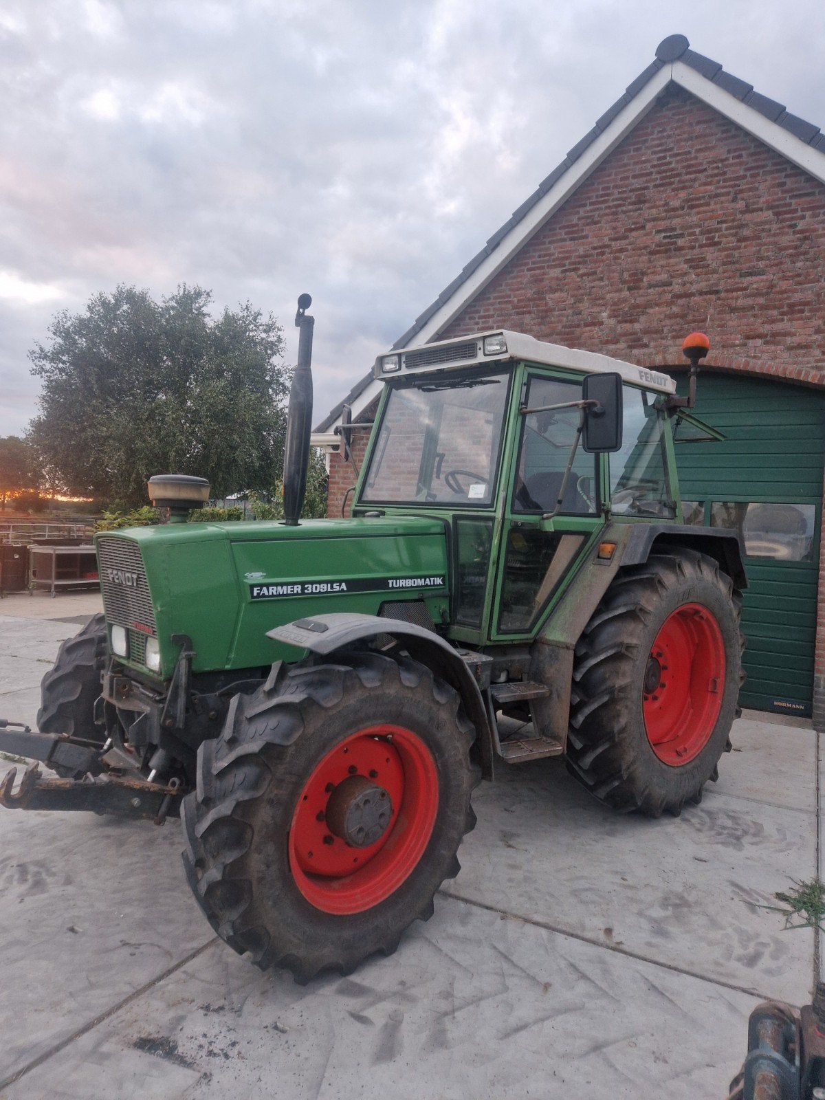 Fendt 309 LSA met fronthef en pto - 40km/u, Zakelijke goederen, Agrarisch | Tractoren, Ophalen, 80 tot 120 Pk, Gebruikt, Meer dan 10000