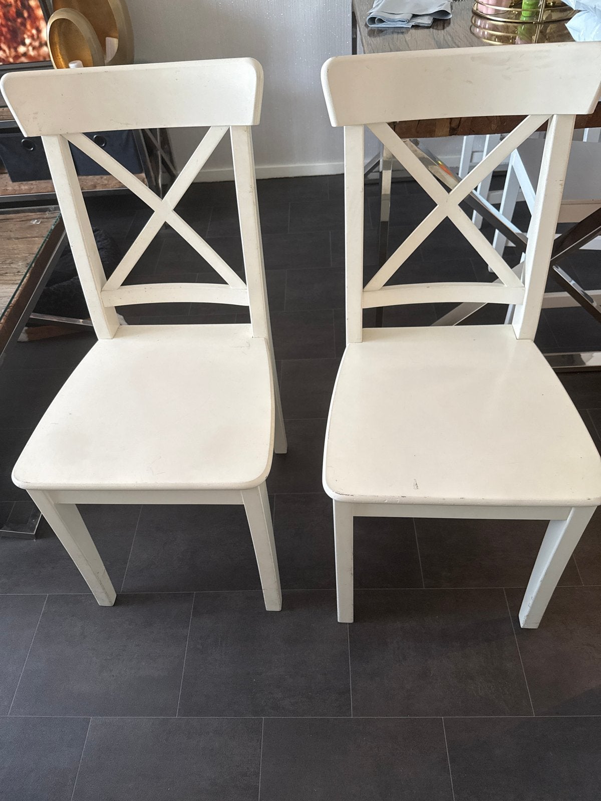 Twee witte houten stoelen - Gebruikt, Ophalen, Gebruikt, Twee, Wit