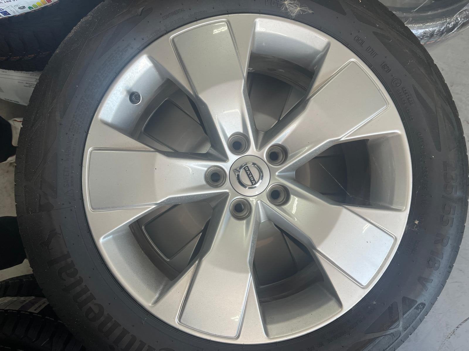 Volvo XC40 velgenset 18 inch (schade vrij) conti 235/55-18, 18 inch, Banden en Velgen, Ophalen of Verzenden, 235 mm