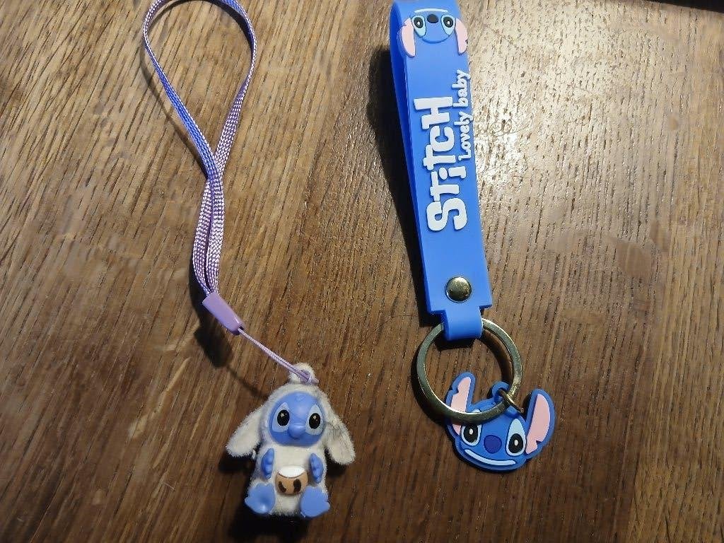 2 Stitch sleutelhangers, Verzamelen, Ophalen of Verzenden, Gebruikt, Knuffel of Figuurtje