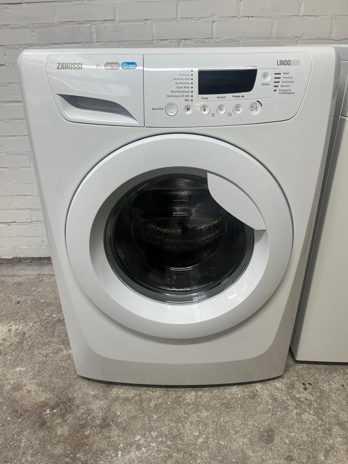 Zanussi Lindo 500 wasmachine 9kg werkt uitstekend, Witgoed en Apparatuur, Ophalen, 1200 tot 1600 toeren, 8 tot 10 kg, Zo goed als nieuw