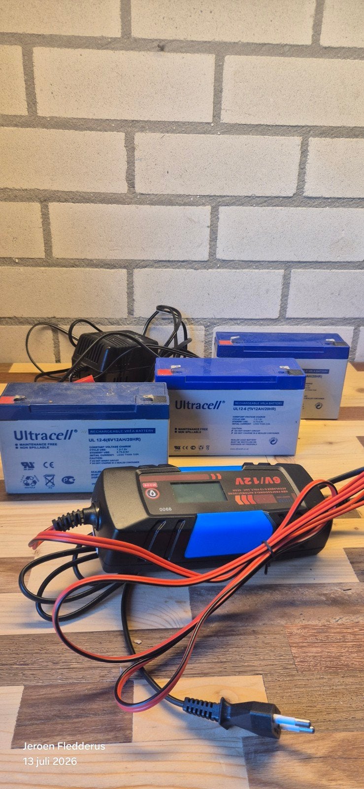 2 nieuwe en 1 gebruikte Ultracell accu's met laders, Ophalen of Verzenden, Gebruikt, Oplaadbaar