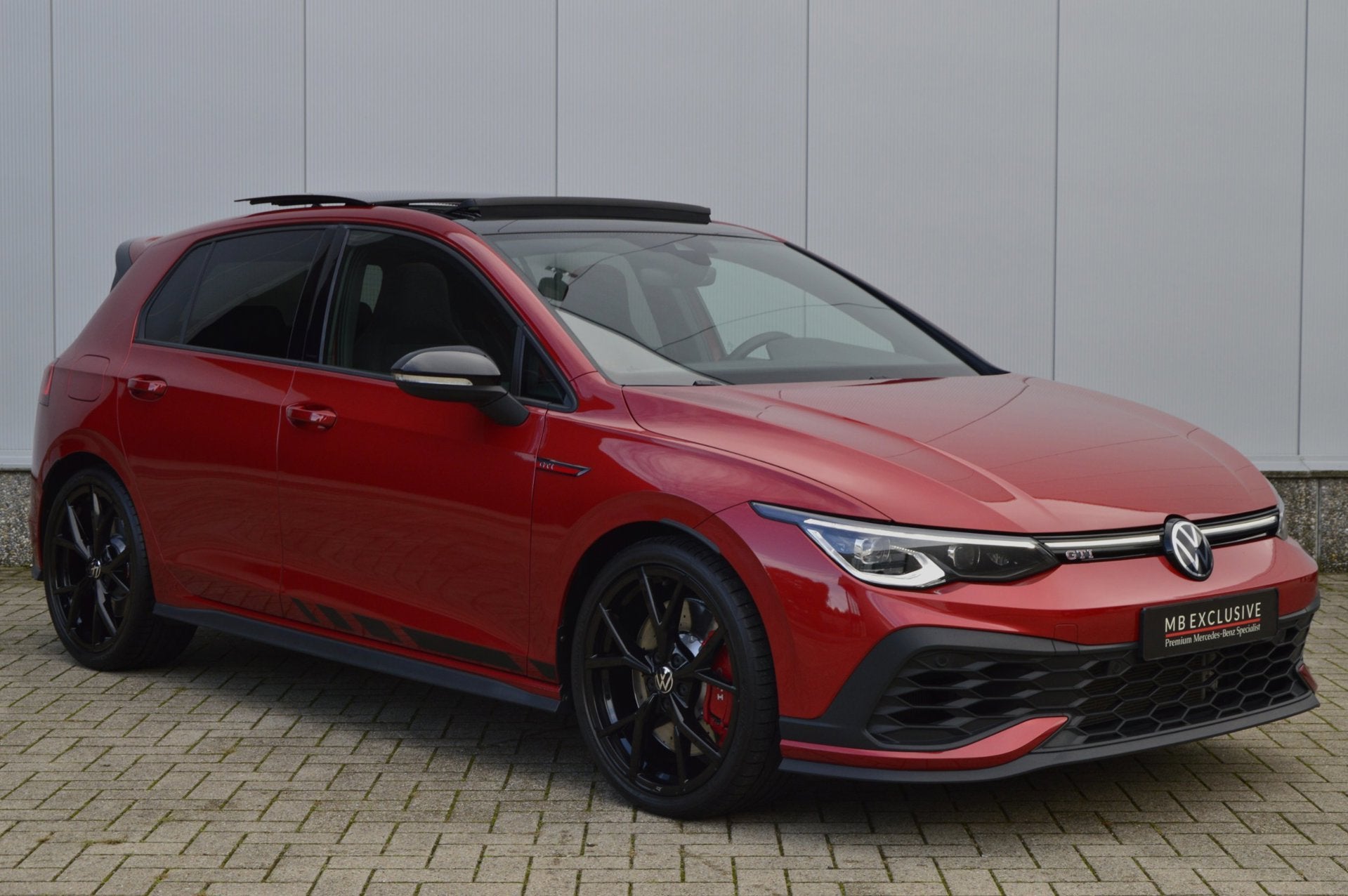 Volkswagen Golf 8 2.0 TSI GTI Clubsport Akrapovic 300pk DSG7, Gebruikt, Zwart, 4 cilinders, 1984 cc