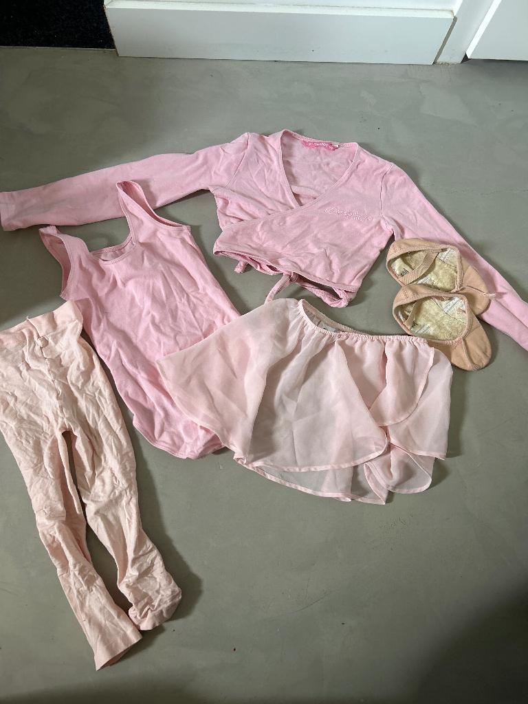 Balletpakje papillon mt 4-6, Sport en Fitness, Ballet, Ophalen of Verzenden, Zo goed als nieuw, Kleding