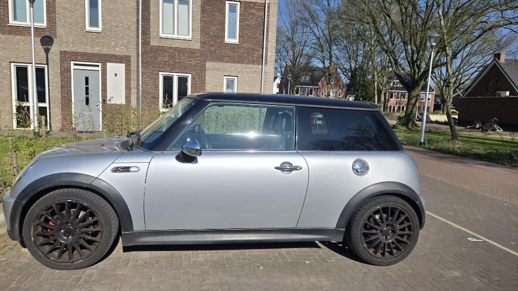 Mini 1.6 16V Cooper S 2003 Grijs, Auto's, Voorwielaandrijving, 4 cilinders, 4 stoelen, Leder en Stof
