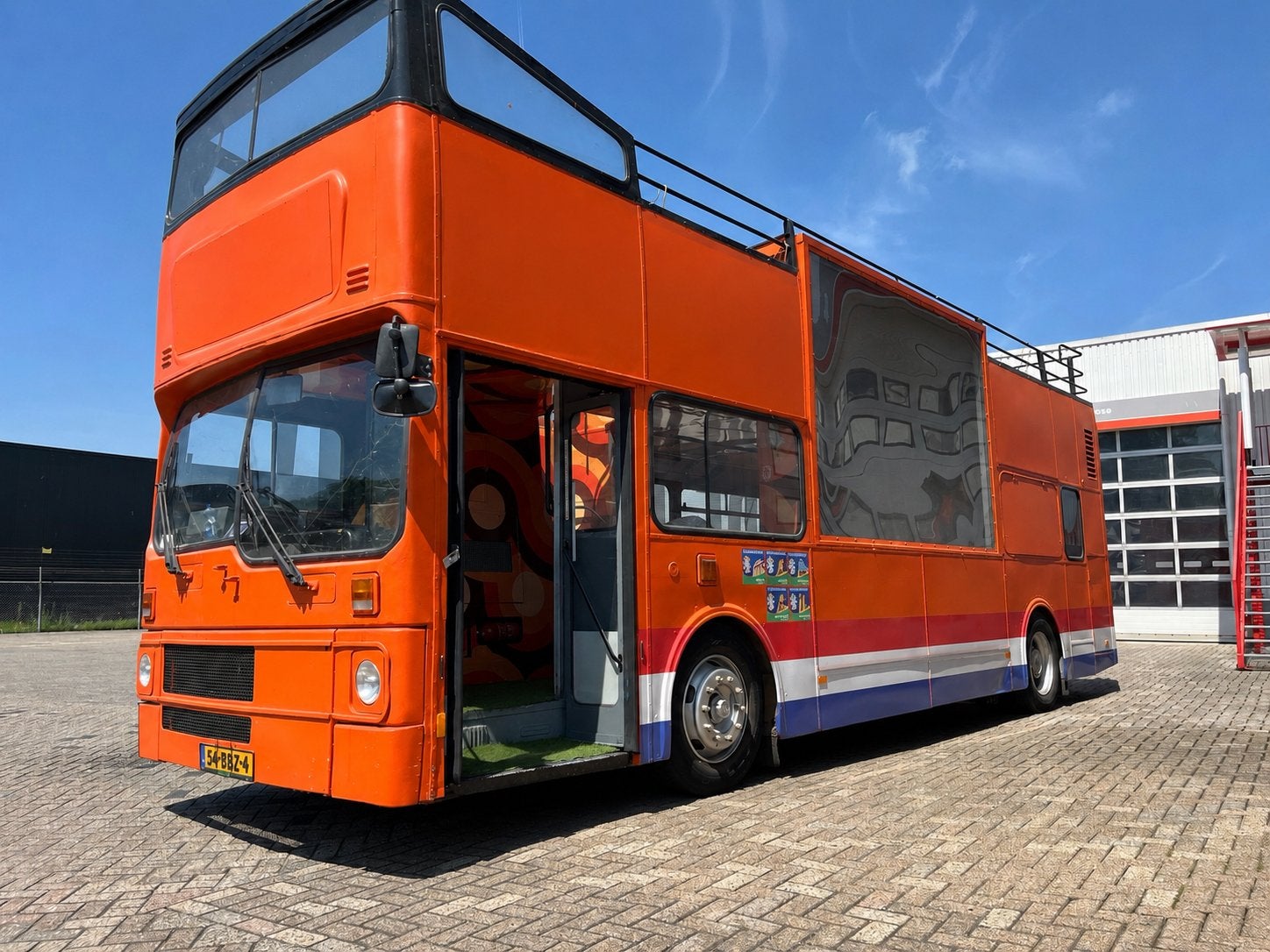 Oranjebus/Engelse Bus/Cross voertuig met groot LED scherm., Auto's, Particulier, Te koop