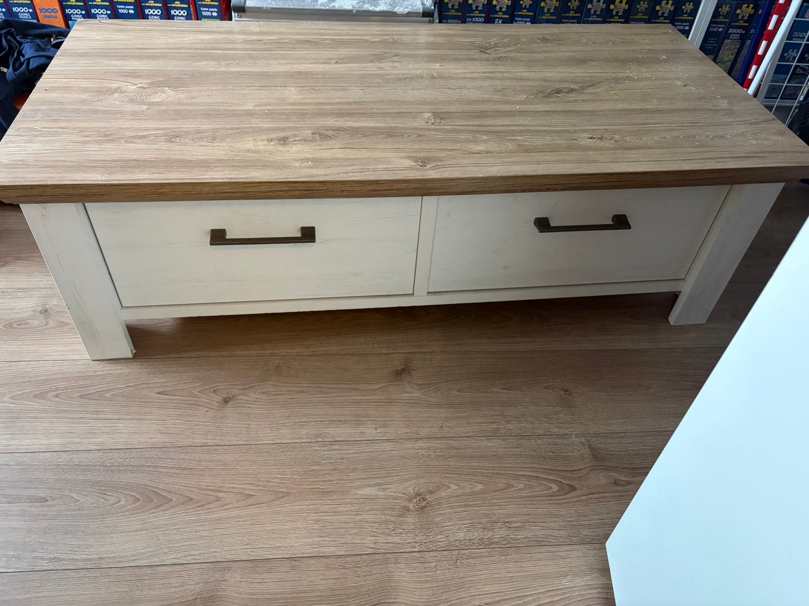 Eettafel, tvmeubel, salontafel en buffetkast. Pronto duarte, Ophalen