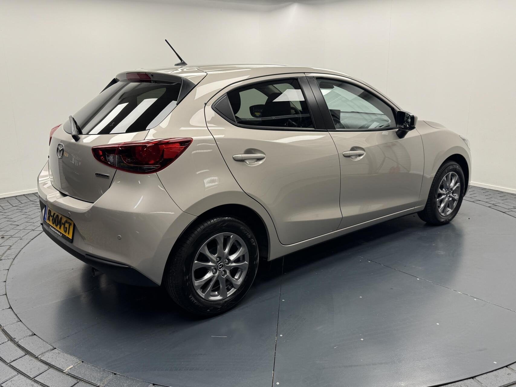 Mazda 2 1.5i Skyactiv-G Automaat-Navigatie-Cr.contr-Clima-Ca, Auto's, Stof, 4 cilinders, Origineel Nederlands, Bedrijf