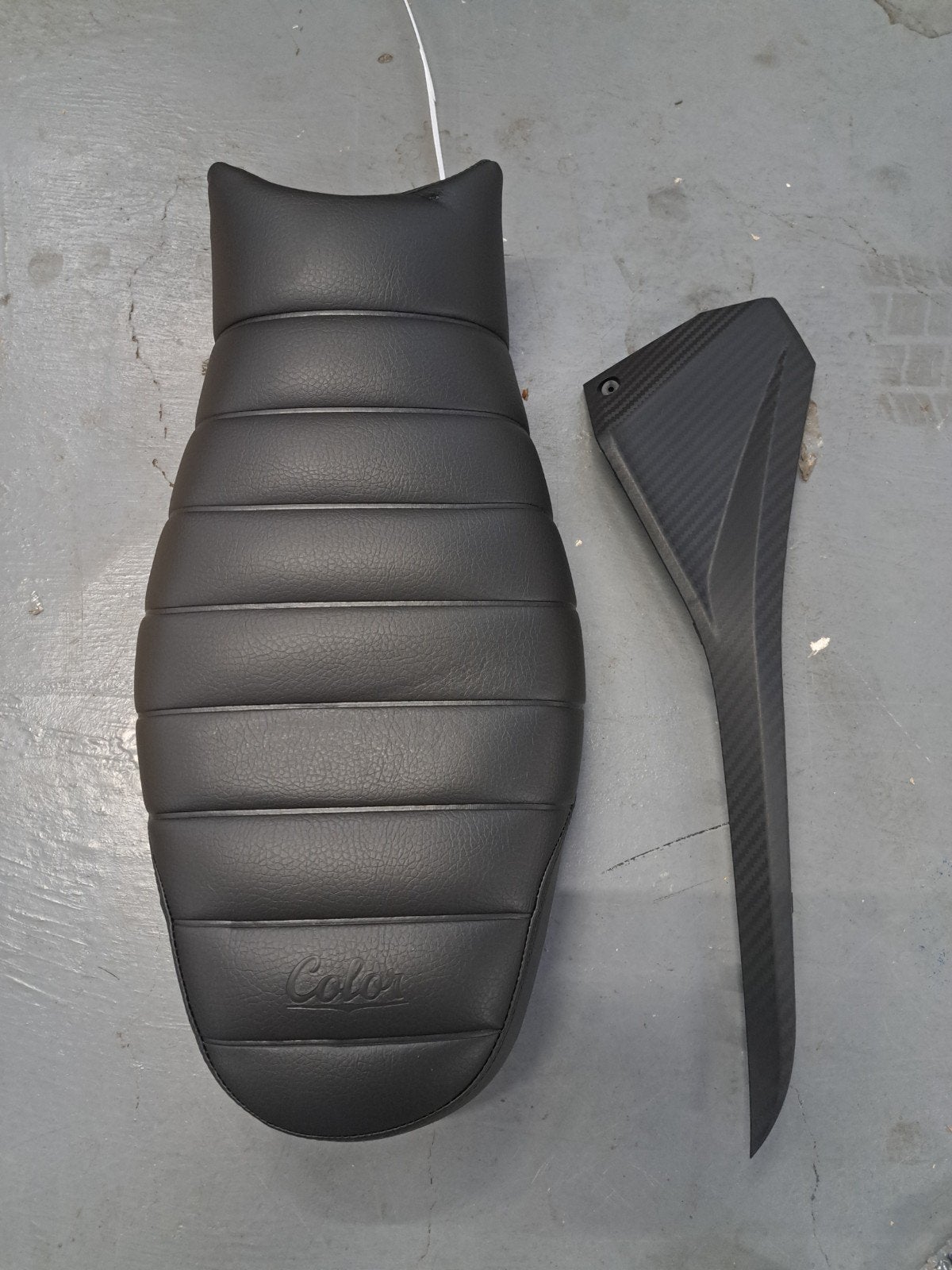 Motorfiets zadel en zijpaneel - Carbon look, Ophalen of Verzenden, Nvt, Nvt, Nvt