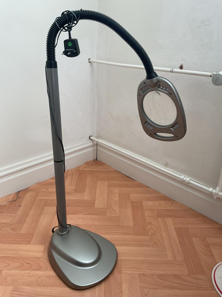 Loeplamp op standaard - Ideaal voor hobby en werk, Ophalen, Zo goed als nieuw, Loeplamp