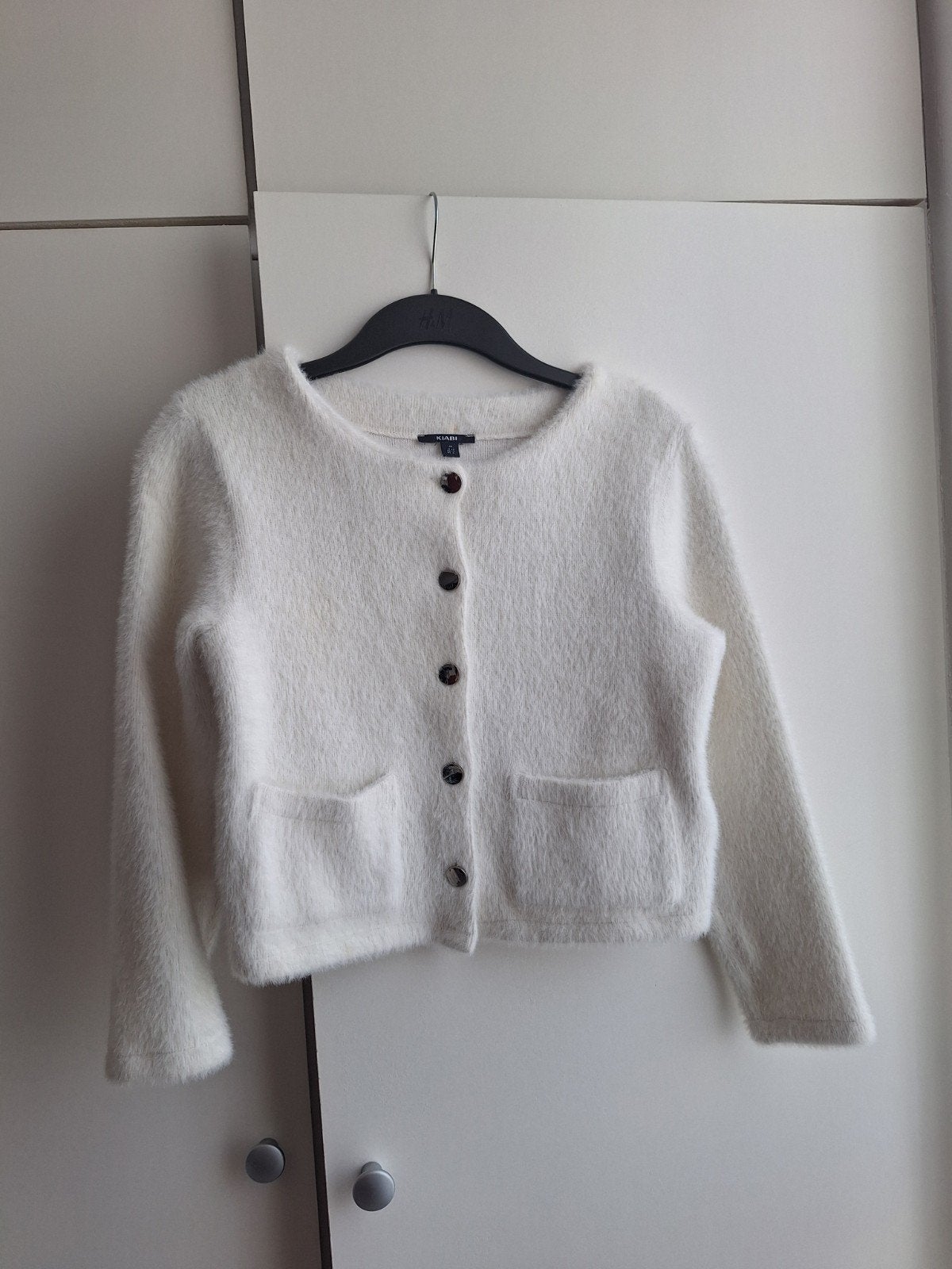 Kiabi witte vest met knopen ecru wit fluffy maat XS S, Verzenden, Wit, Zo goed als nieuw, Kiabi