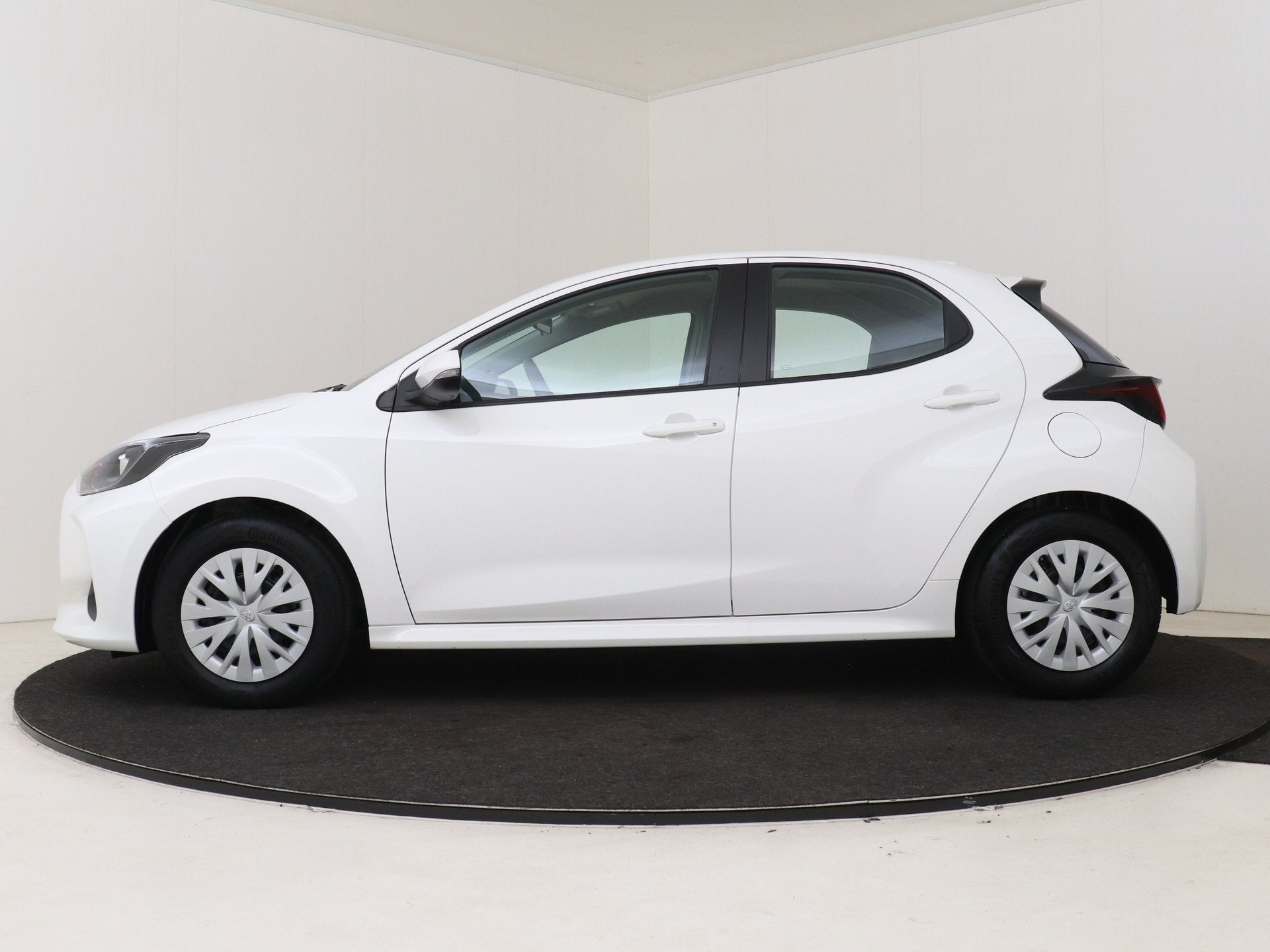 Toyota Yaris 1.5 Hybrid Active | Dealer onderhouden | Apple, Gebruikt, Bedrijf, 26 km/l, Hybride Elektrisch/Benzine