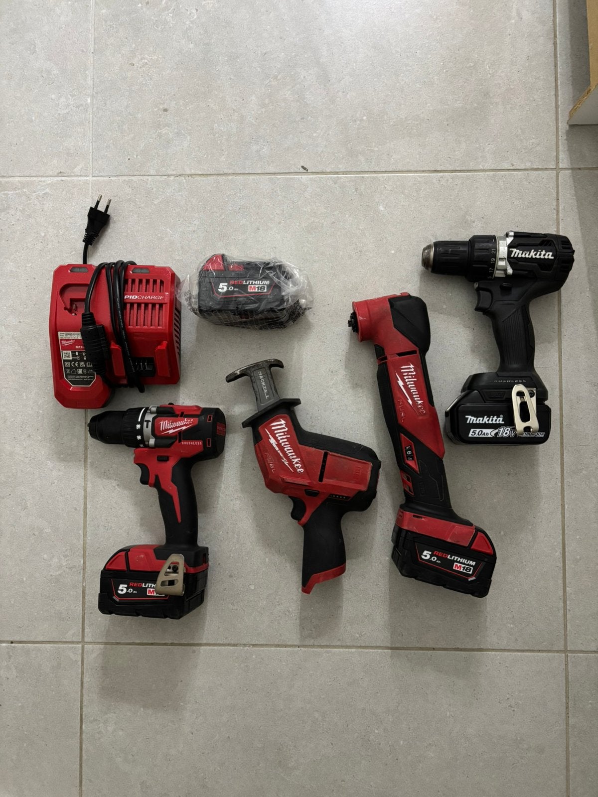 Milwaukee accu multitool reciprozaag boormachine makita, Doe-het-zelf en Verbouw, Ophalen, Gebruikt, Overige typen