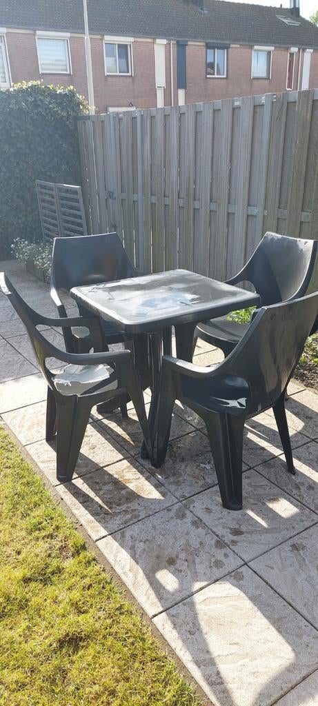Tuinset met 4 stoelen en tafel, Ophalen, 4 zitplaatsen, Kunststof, Gebruikt