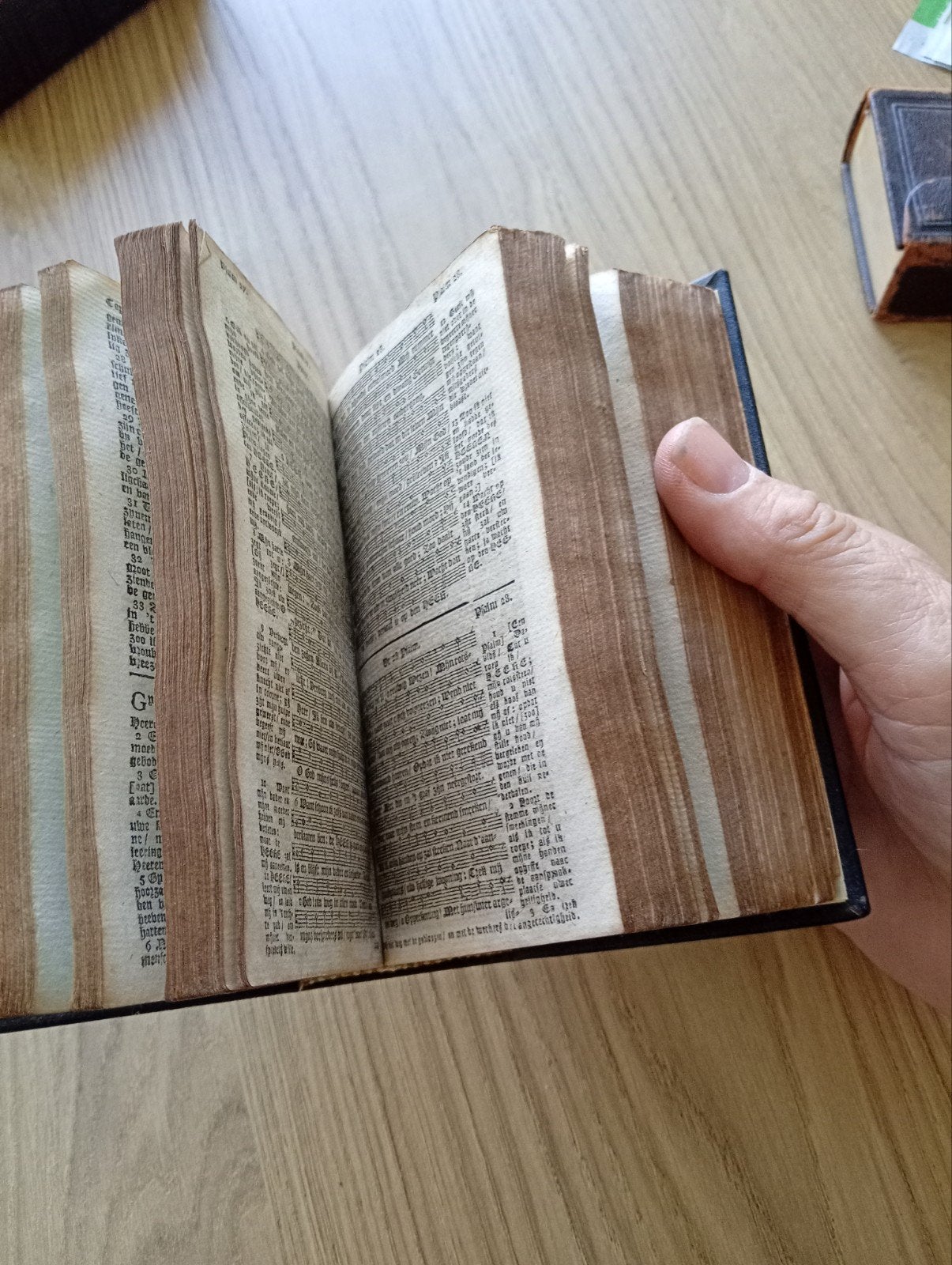 Oud Bijbelboek met Leren Kaft - Antiek Religieus Werk, Antiek en Kunst, Antiek | Boeken en Bijbels, Ophalen of Verzenden, Onbekend
