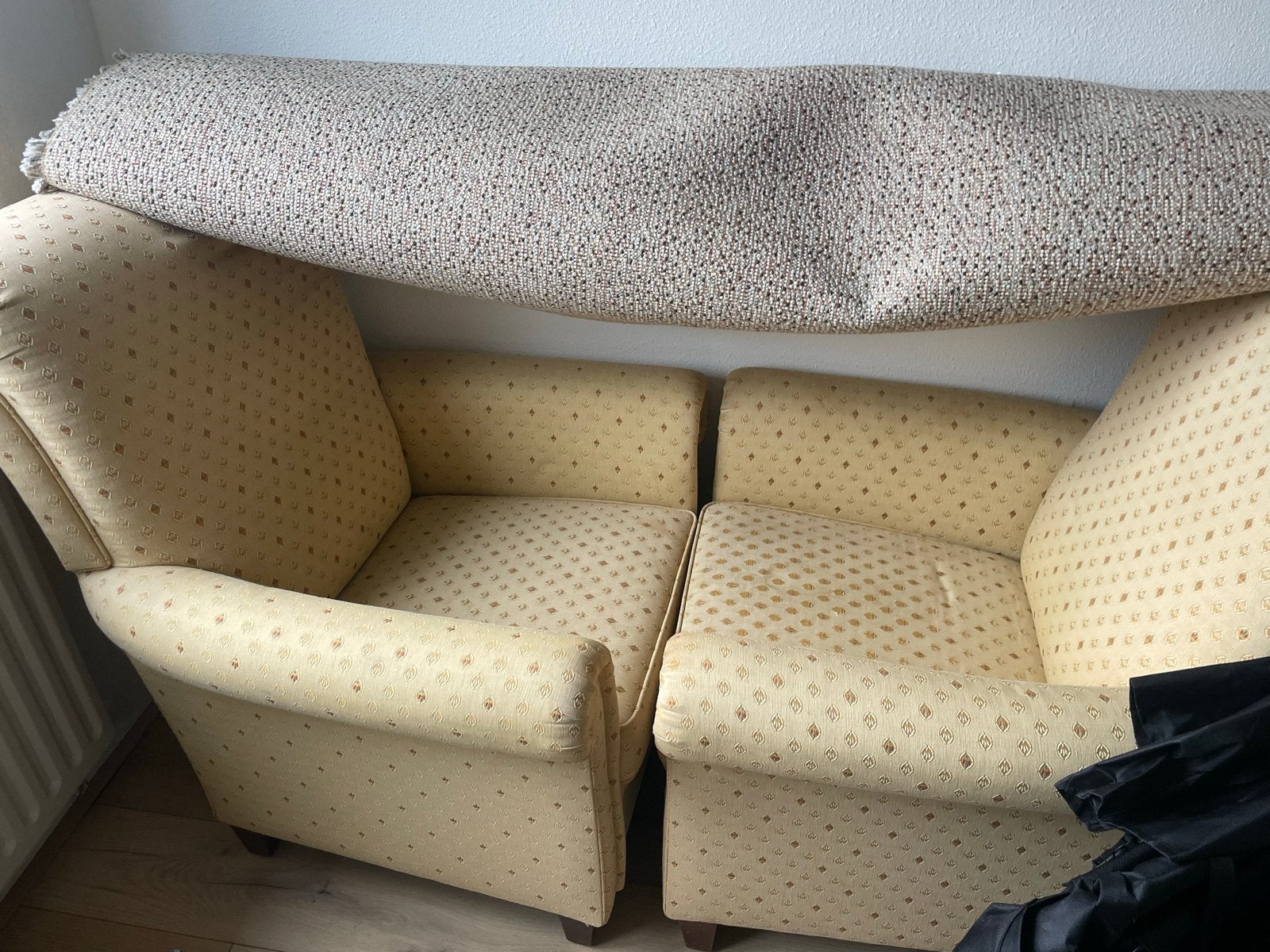 1 lichtgele fauteuil - Gratis af te halen in Utrecht Zuilen, Ophalen, Gebruikt, 75 tot 100 cm, 75 tot 100 cm