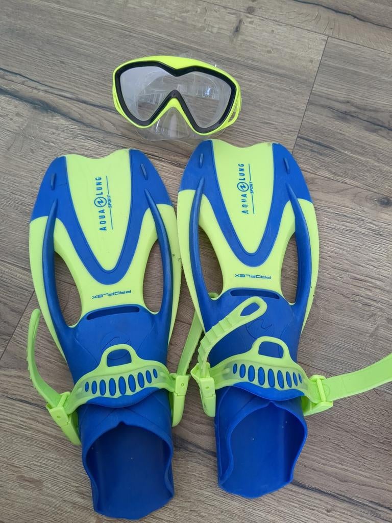 Flippers met duikbril maat 32-36 verstelbaar, Ophalen of Verzenden, Zo goed als nieuw, Snorkelvinnen