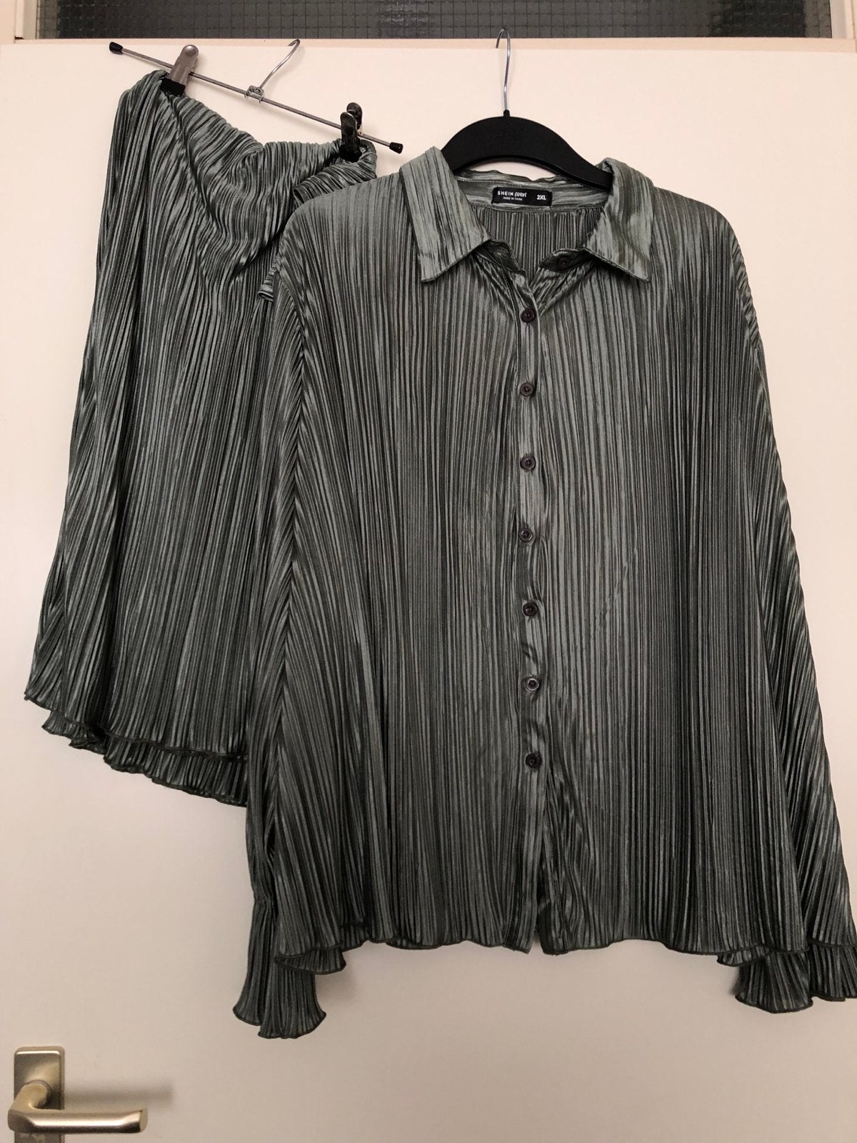 Prachtige Shein Curve plissé set - maat 2XL, Maat 46/48 (XL) of groter, Nieuw, Ophalen of Verzenden, Lange mouw
