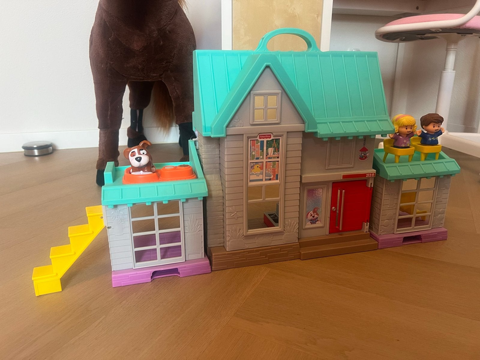 Fisher-Price Poppenhuis met 2 Poppetjes en hondje, Kinderen en Baby's, Speelgoed | Fisher-Price, Ophalen, Gebruikt, Speelset