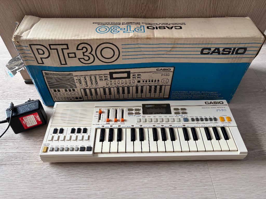 Casio PT-30 mini keyboard 1982-1983, Muziek en Instrumenten, Keyboards, Ophalen of Verzenden, Gebruikt, Overige aantallen, Casio