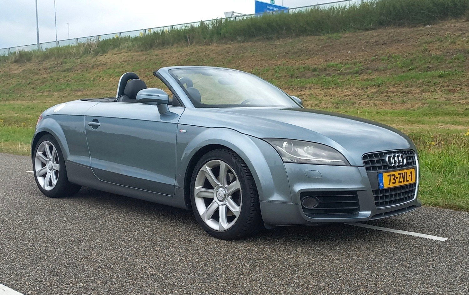 Audi TT 2.0 Tfsi Roadster 147KW 2007 Grijs, Auto's, Audi, TT, 4 cilinders, Handgeschakeld, 1270 kg