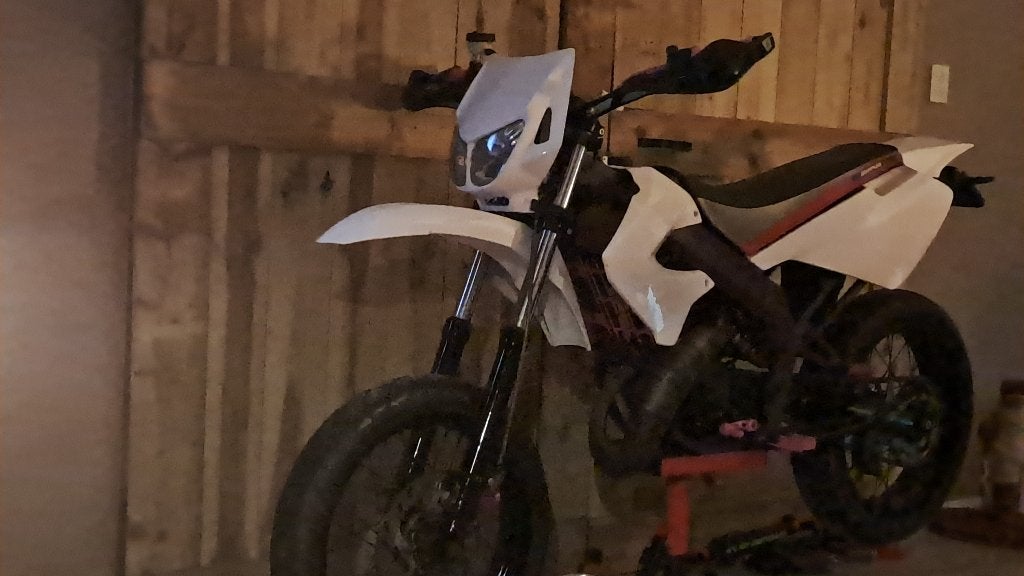 Derbi senda, Fietsen en Brommers, Ophalen